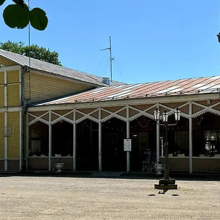 Veski アパート クレサーレ